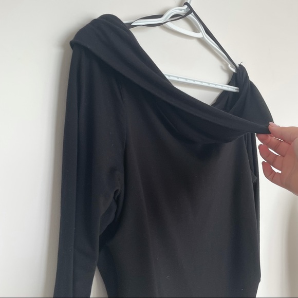 Le Chateau XXL off shoulder ruched dress - black - Picture 6 of 8